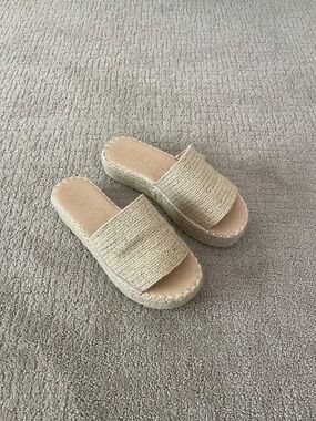 Woven Slide Platform Sandals in Natural